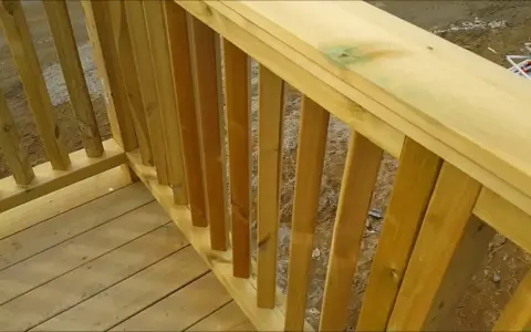 Jak zrobić balustradę drewnianą - krok po kroku, uniknij błędów i kosztów