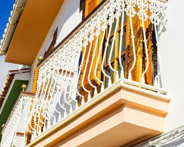 Czym pomalować balustradę metalową, aby uniknąć rdzy i uszkodzeń?
