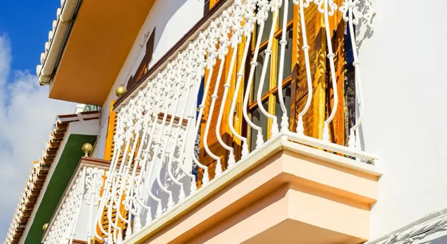 Czym pomalować balustradę metalową, aby uniknąć rdzy i uszkodzeń?