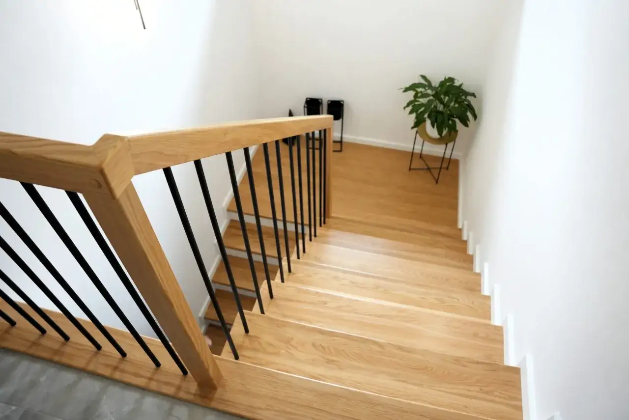 Zdjęcie Alternatywy dla balustrady na schody - nowoczesne i bezpieczne rozwiązania
